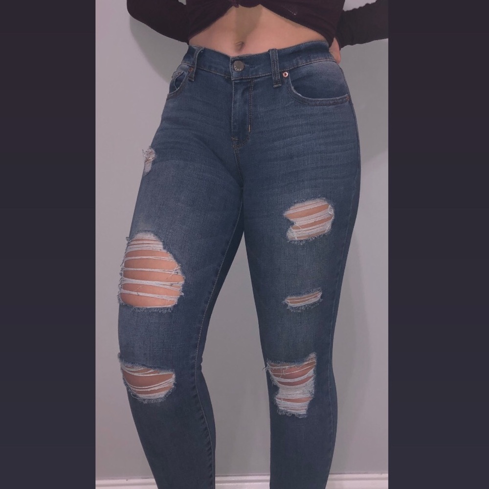 Ripped skinny jeans